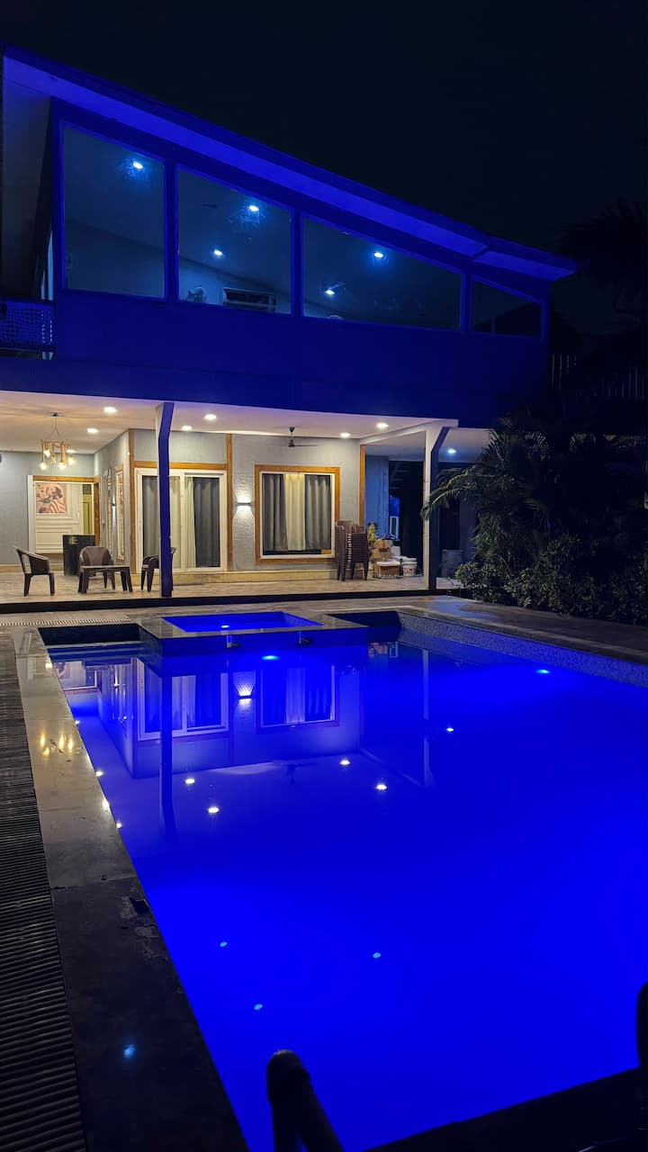 Versara 5bhk Farm By Versara Hospitality - Noida