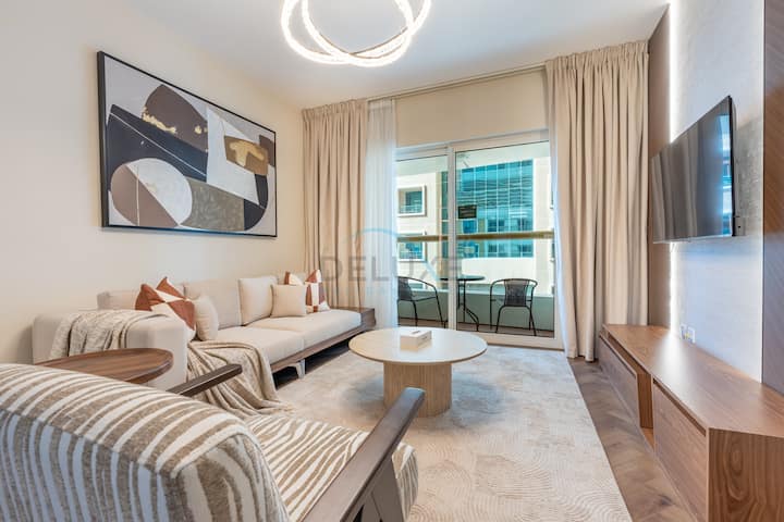 High-floor 1br W/ Balcony And Partial Sea Views - Dubai Marina