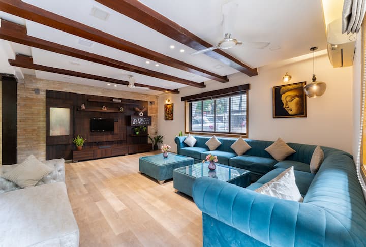 5 Bhk Luxury Villa By Spacez In Chembur. - Mumbai