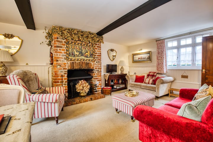The Royal Exchange House In Canterbury - Canterbury