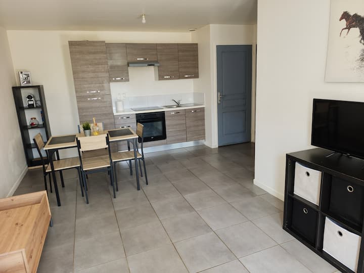 Appartement Cosy Avec Parking Proche Caen - Ifs