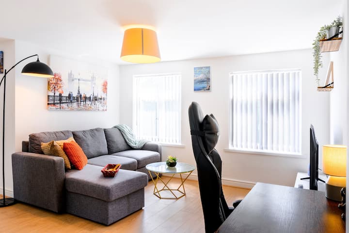 Big 5bed | 2 Flat| House | Sleeps 14 | Contractors - Birmingham