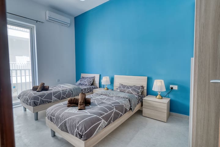 Laura Holiday Apartments