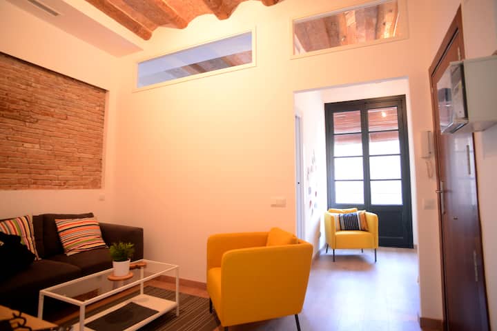 Cute 2 Bedroom In Raval - Barcelona
