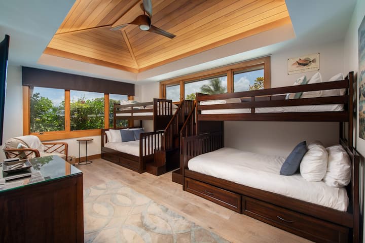 Спалня 3 | Aloha Nui at Residences of Laulea, Биг Айлънд, Хавай, от Luxus Vacation Properties