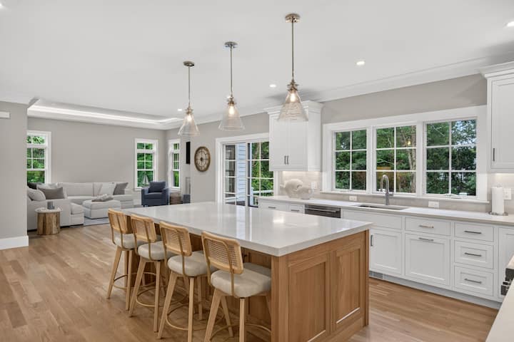 Grand Hydrangea Estate| New Luxe Br/+ba |4.7k Sf - Dennis, MA
