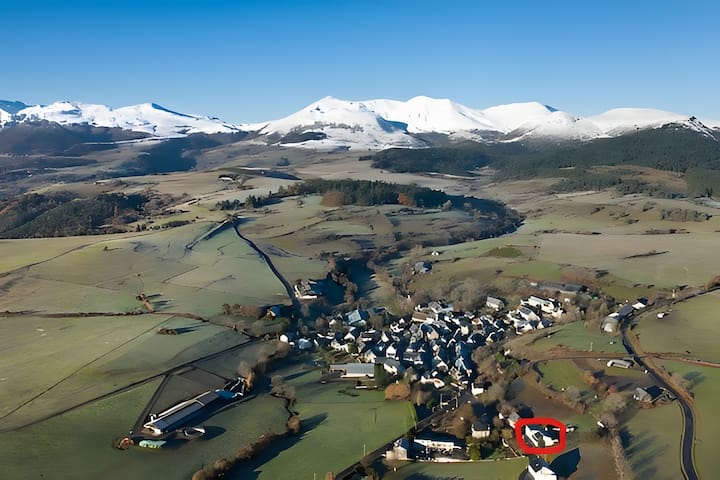 Gite 15 Personnes à La Montagne - Lac Chambon