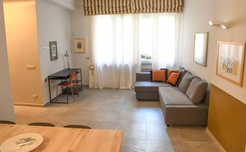 Airbnb con migliori performance: Wide Excellent central 85m2 Lift Fast WiFi Aircond a Genova
