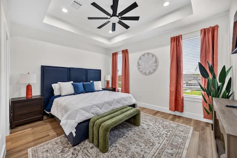 Top Airbnb: New Upscale Haven 10 Mins To Downtown/Med Center in Settegast
