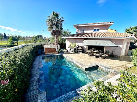 ❀❀Stunning Heated ❀Pool Villa 3 km from the Sea❀❀
