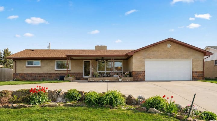 Cozy 3br Home With Bbq Patio & Gym, Near Downtown - Cheyenne, WY