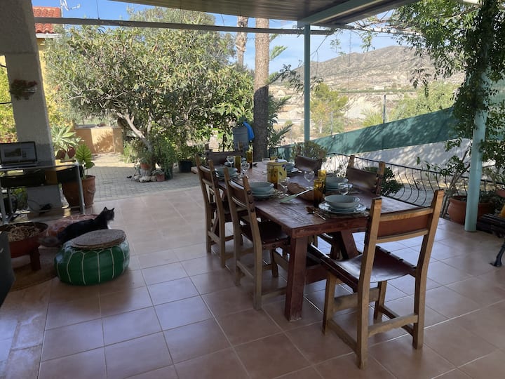 Maison Au Milieu De La Nature Avec Tentes En Plus - Fortuna