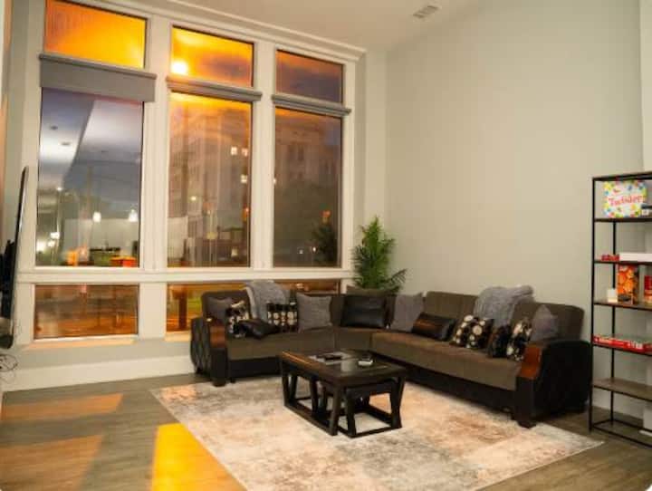 Spacious 6br/6ba Downtown Bmore Retreat + Parking - Baltimore, MD