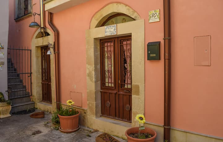 1 Bedroom Beautiful Home In Palazzolo Acreide - Palazzolo Acreide
