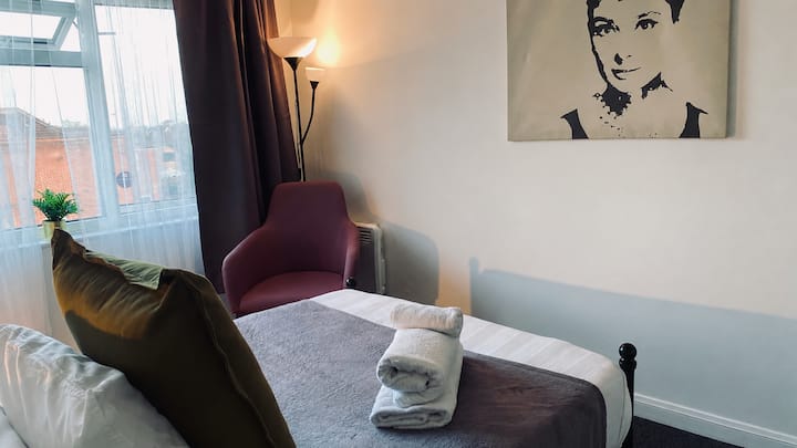 Central 2-bed Apartment Near Harbour - Southampton
