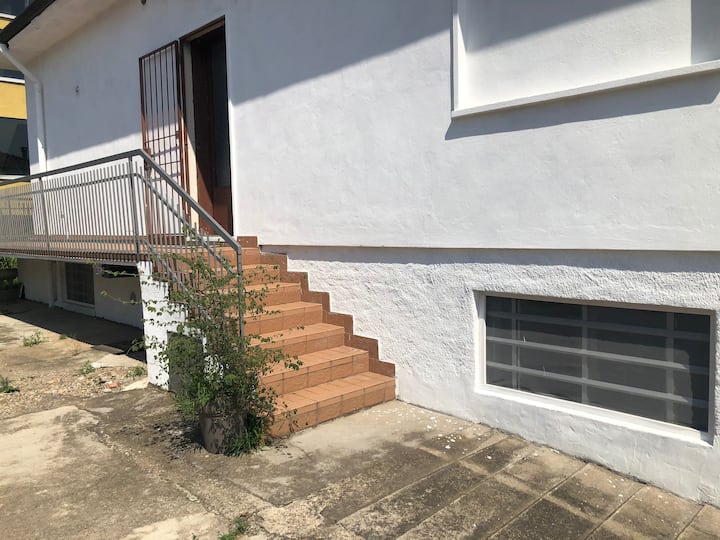 Appartamento In Villa Con Posto Auto Interno - Saronno