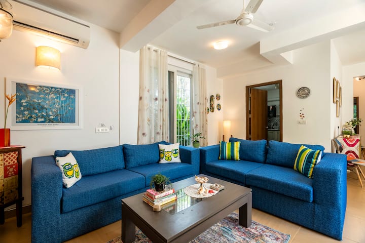 Living room image 3