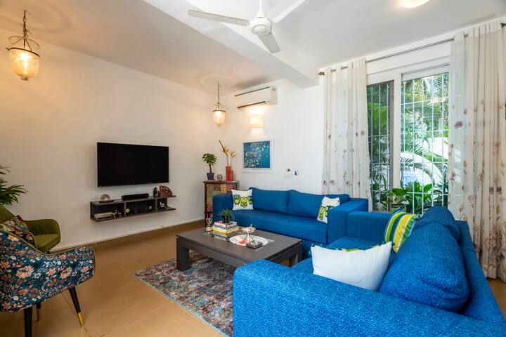 Living room image 4