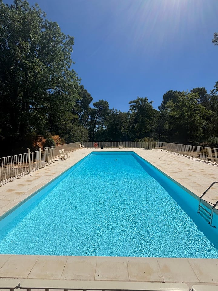 Maison En Pierre à Roussillon - Piscine Et Tennis - Roussillon