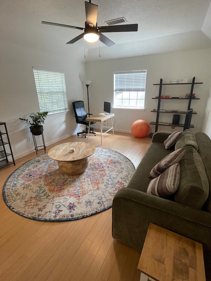Charming Montrose Bungalow - Houston, TX