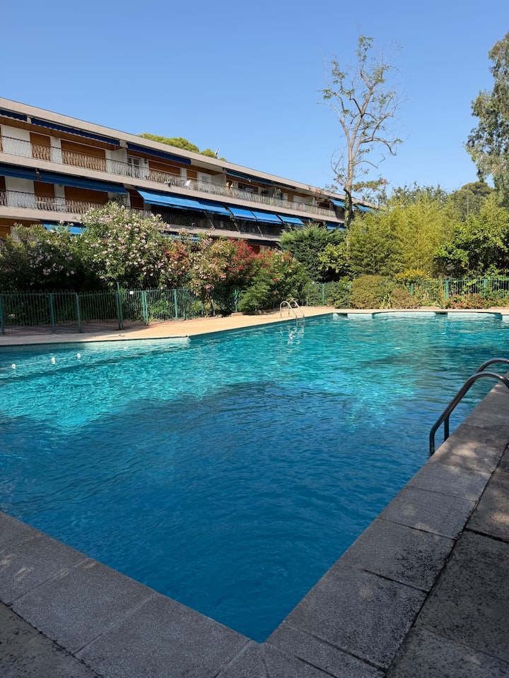 Piscine, 3 Chambres, éQuipé Bébé - Toulon