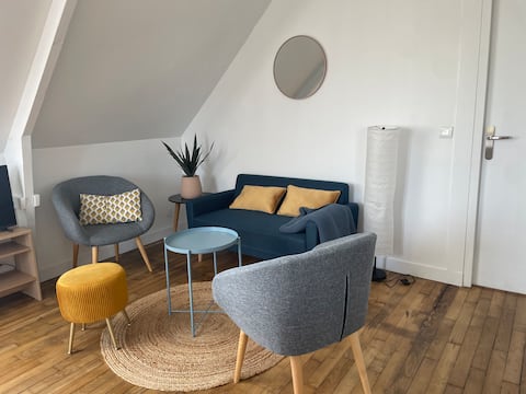 Top Airbnb: Cozy apartment, steps from the beach. in Bénodet