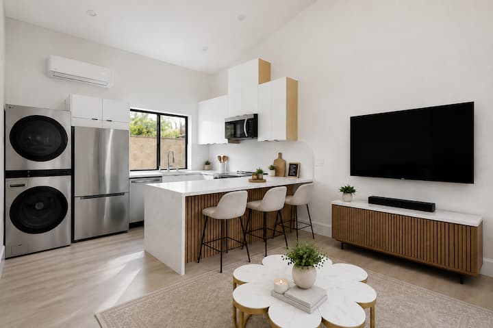 New Designer Home Near Disney & Huntington Beach - Fountain Valley, CA