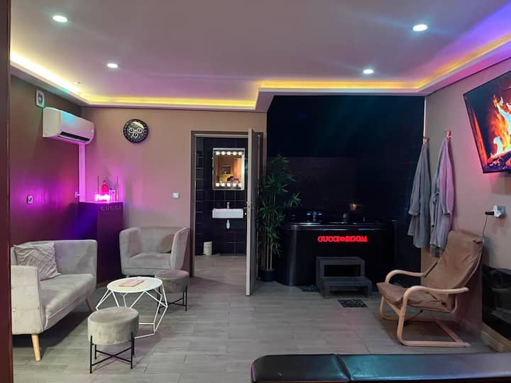 Spa Privatif Avec Jacuzzi Chauffé à Lille - Lille
