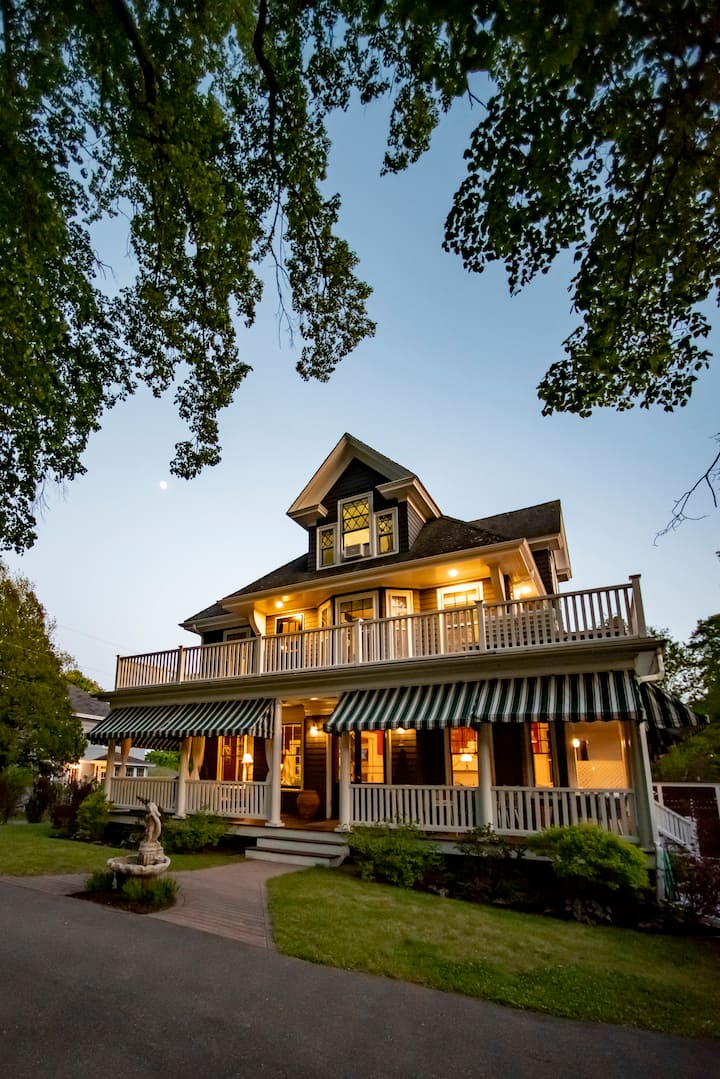 Lindenwood Inn, Penthouse, Adults Only/harbor View - Bar Harbor, ME