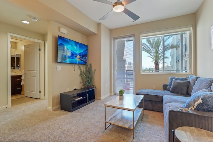 Stylish 1bd On Wilshire & La Brea + Amenities - Los Angeles, CA