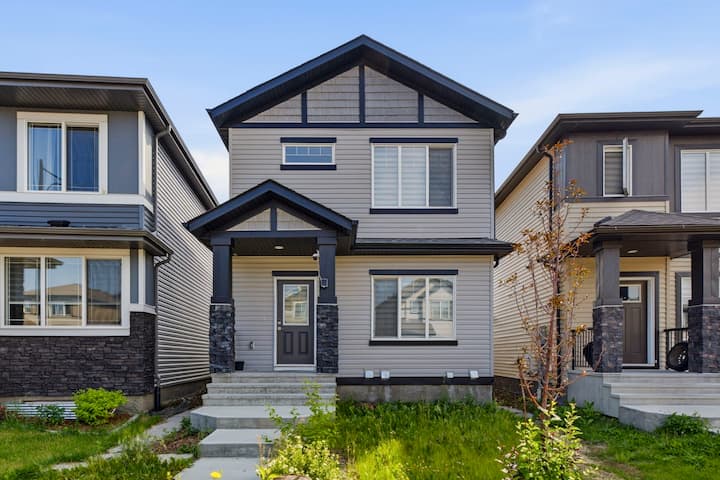 3bhk | Peaceful | Spacious | Close To Airport - Edmonton