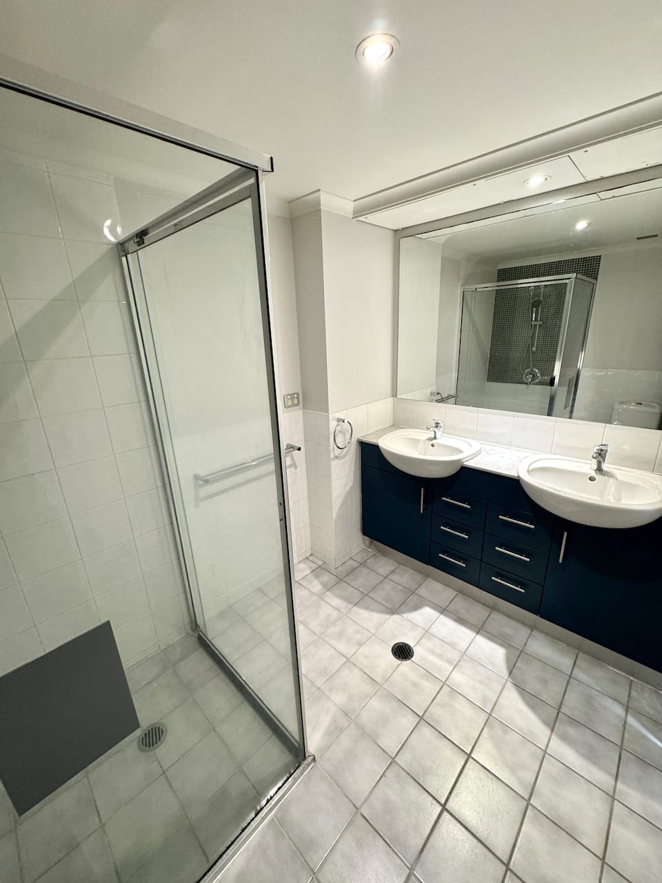 Full bathroom 2 at Brisbane Pool & Spa Apartment