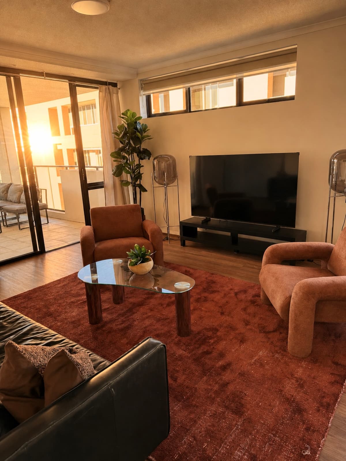 Brisbane Pool & Spa Apartment living and dining room