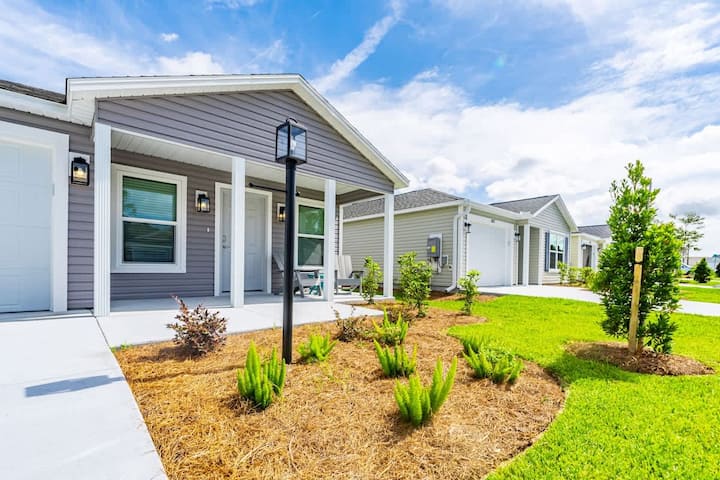 Cozy & Bright 2br Patio Home | Quiet Retreat - Leesburg, FL