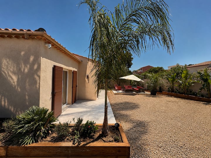 Villa  100 M² Rénovée  3 Ch  Terrain De Boules - Fréjus