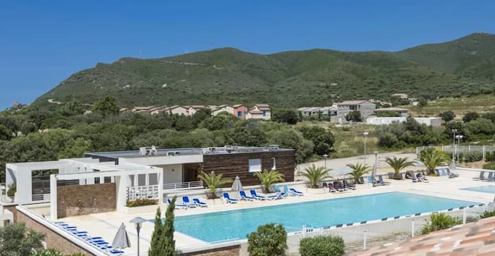 Villa Clim Fibre Jardin Dans Résidence Piscine. - Belgodère