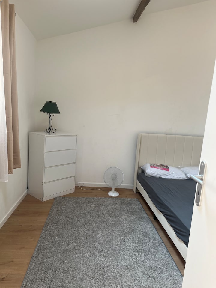 Petite Maisonette Avec Terrasse Métro L8 - Créteil