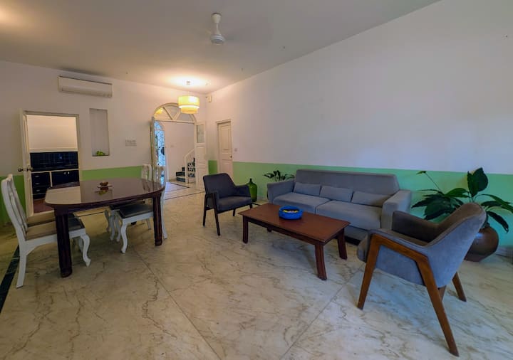 Living room image 4