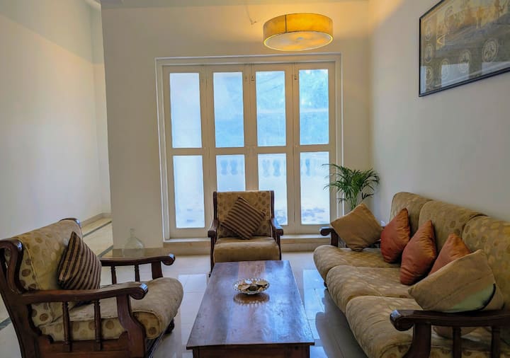 Living room image 6