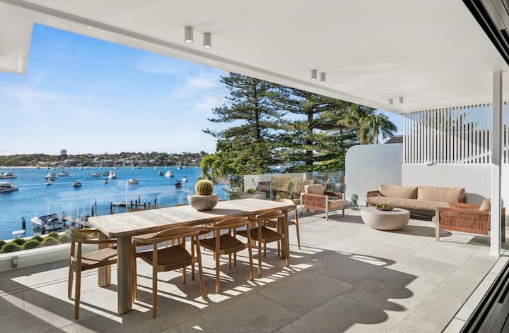 Luxury Waterfront Retreat - Cronulla
