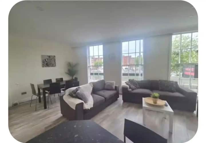 Cozy & Central 3 Bedroom Dublin Apartment - Malahide