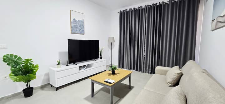 The Stylist Central Apartment 1br Residence For 4 - Himarë