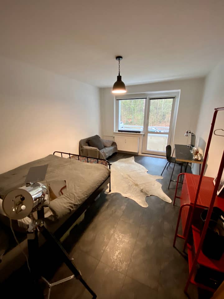 Ruhiges Apartment Am Wald Mit Balkon - Potsdam