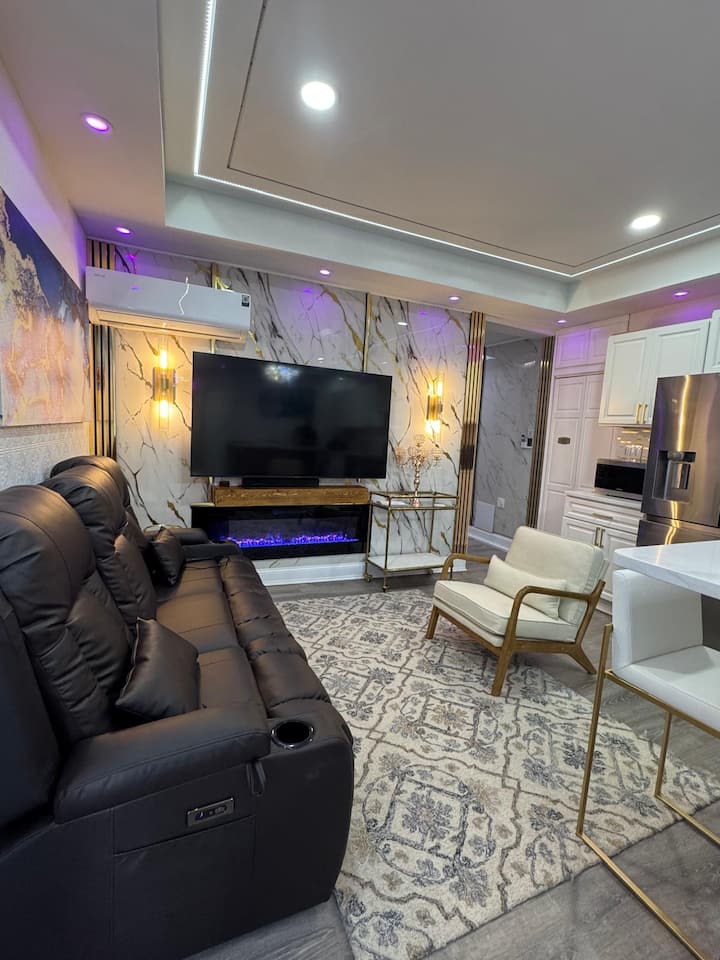 Luxury 2br Golden Retreat - Scranton, PA