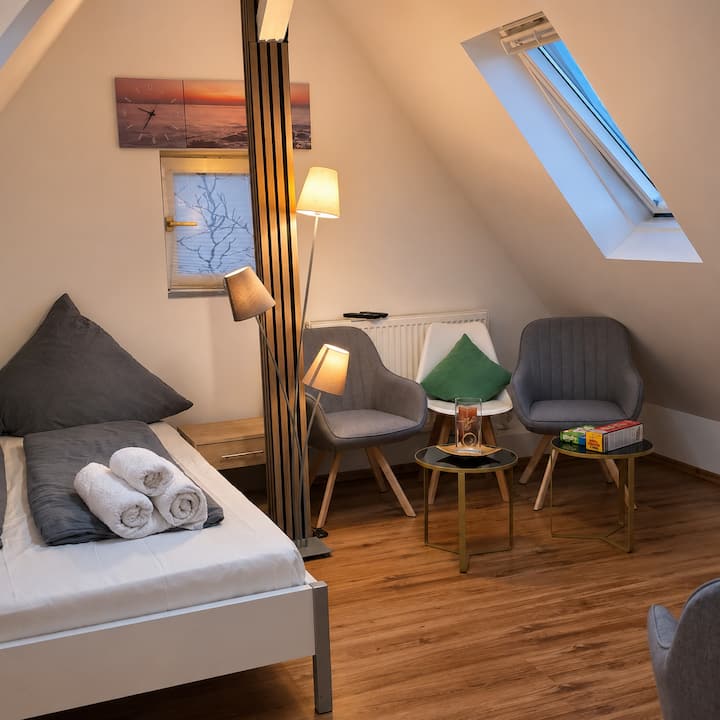 Moderne Dachgeschosswohnung Für Zwei Personen - Offenburg