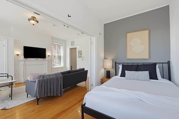 Walk To Newbury, Hynes, The T & More - Boston, MA