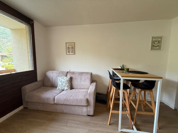 Studio Rénové Avec Balcon Et Parking - Albertville