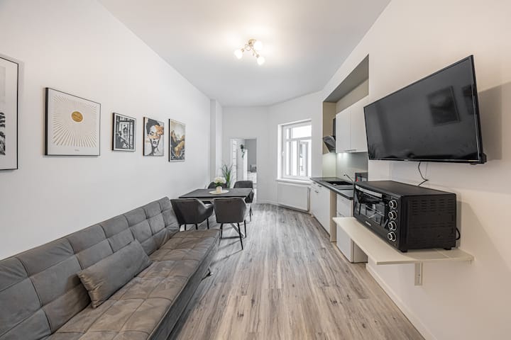 Br 2-zimmer-studio Mit Balkon - Halle, Almanya