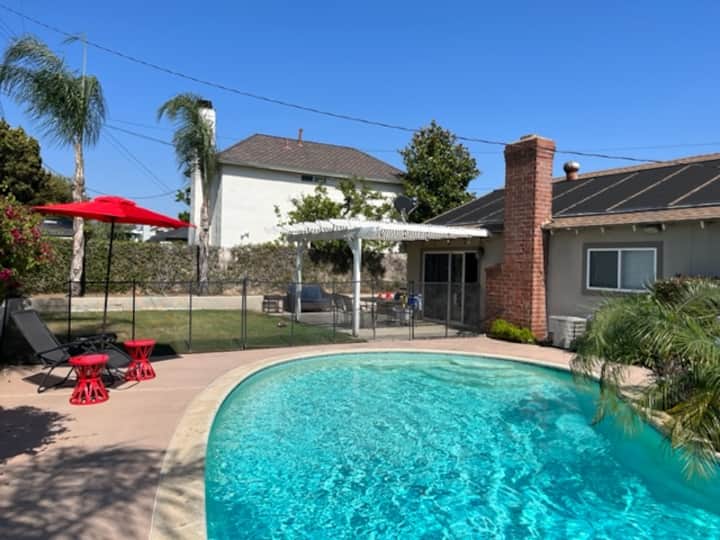Beautiful 4 Bed 2 Bath Glendora Home With Pool - La Verne, CA