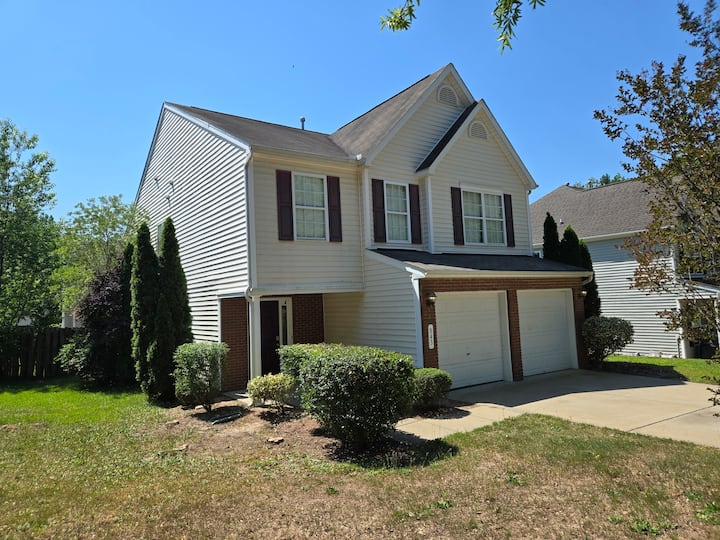 Spacious 3br Home In Fuquay-varina - Splash Pad, Fuquay-Varina